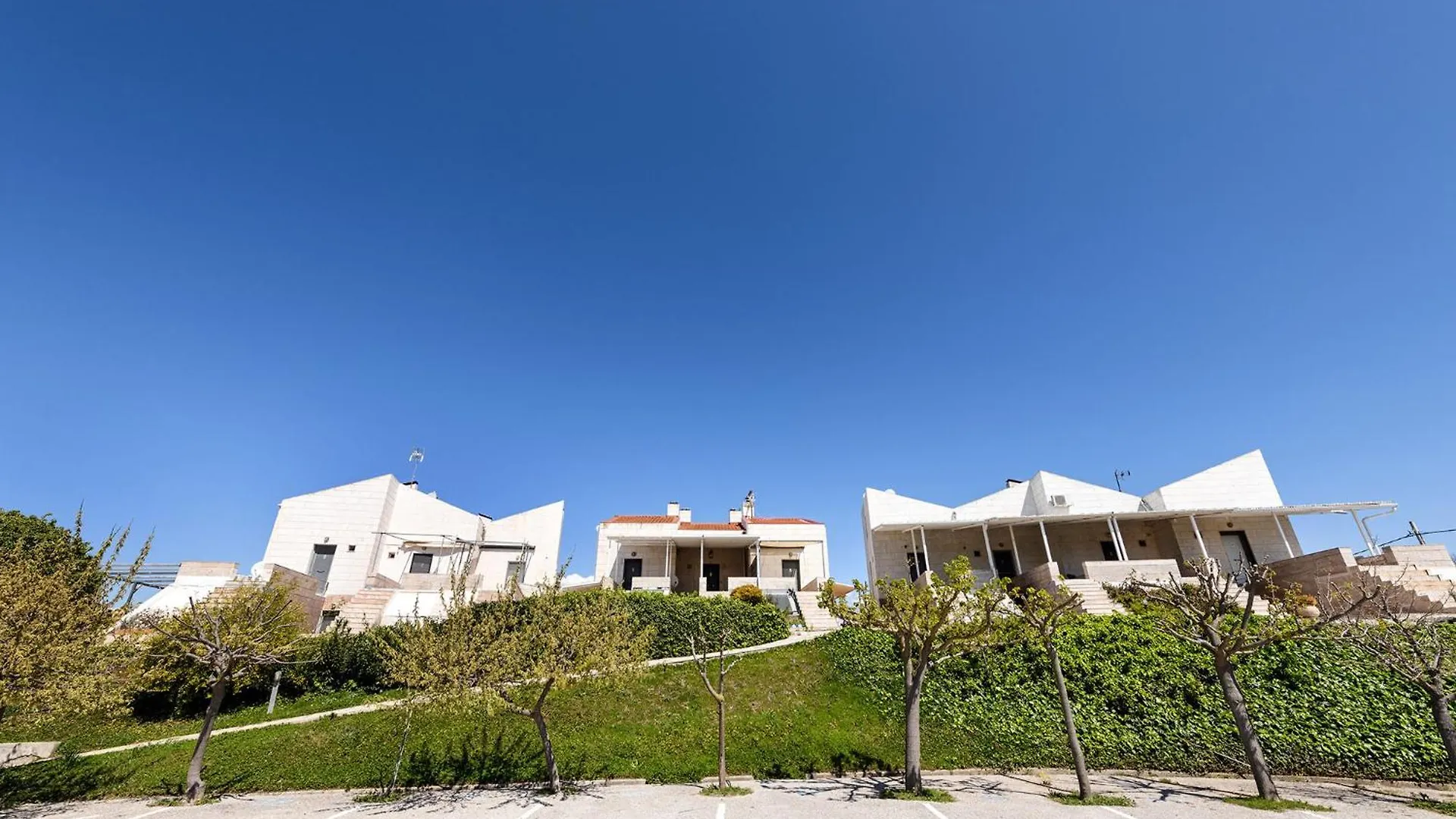Village Club 27 Nea Fokea 0*,  Greece